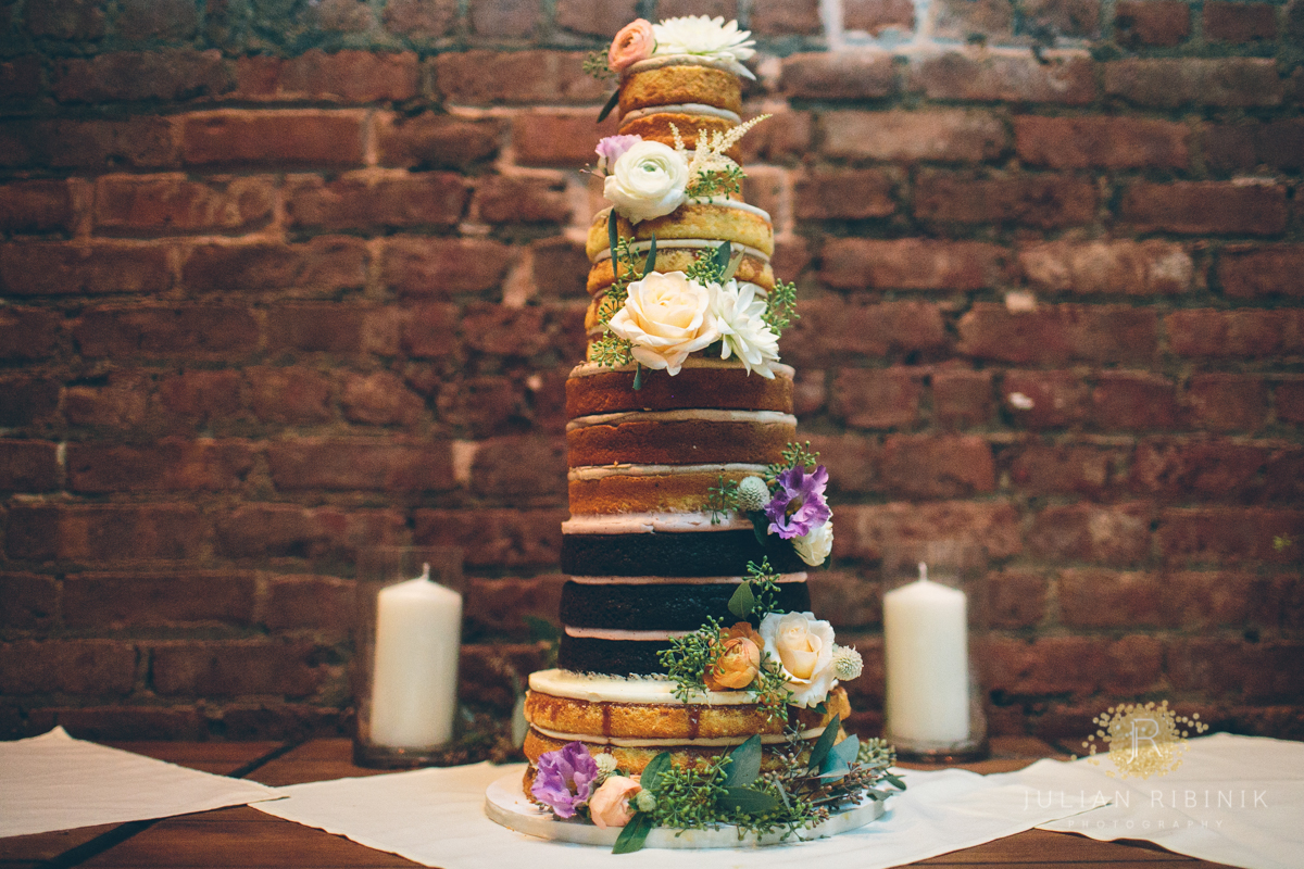 A beautiful and delicious wedding cake