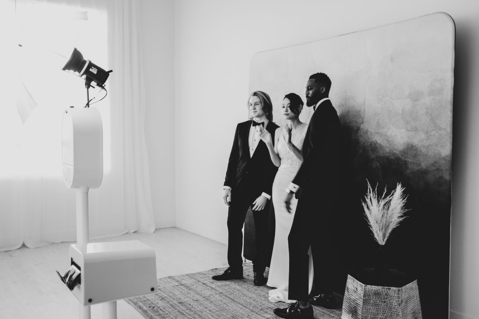 should-you-have-a-photo-booth-at-your-wedding-julian-ribinik-photography