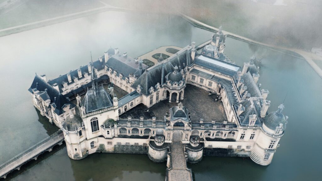 Chateau De Chantilly Photo by Sanat Anghan Chateau De Chantilly Wedding - Most Beautiful Wedding Venues