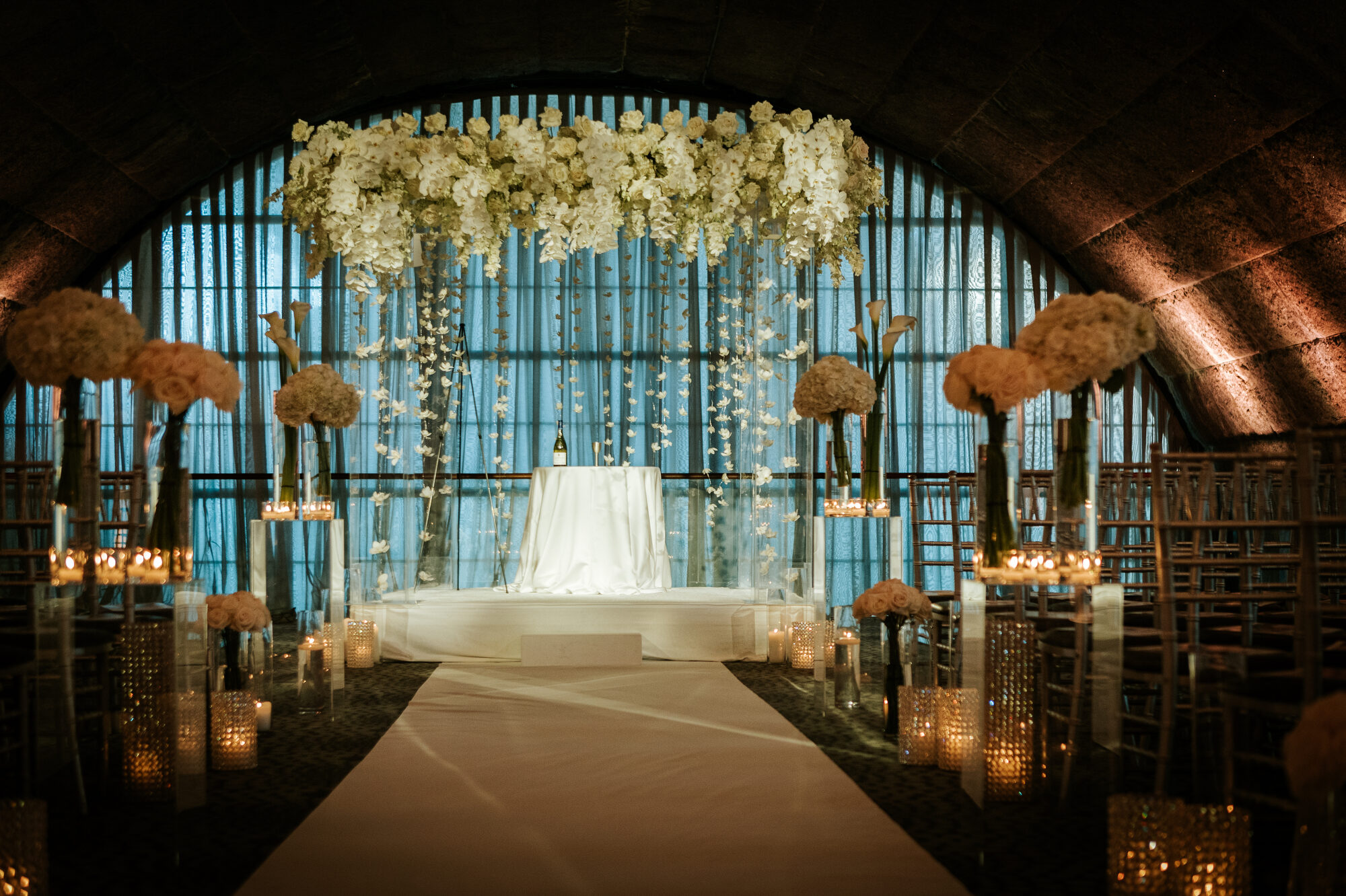 Guests arriving for a Jewish wedding ceremony at Guastavino's
